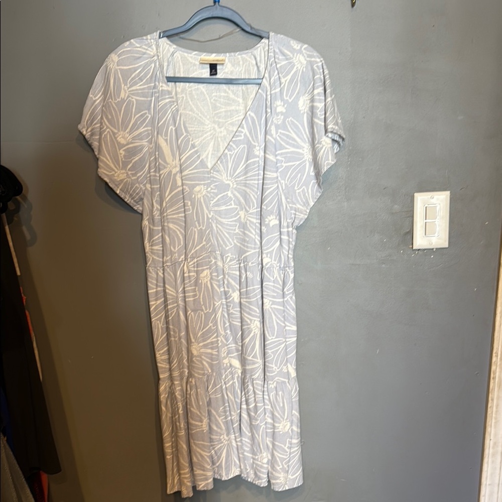 Universal Thread Light Blue Floral Midi Dress
